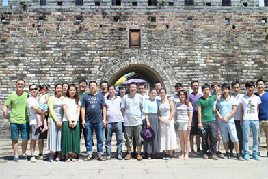 深美高梅(MGM)1888组织员工户外拓展训练活动